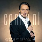 26-11-2004 Hugo Haenen at studio Amsterdam, by order of Stage-Entertainment (Barones)

[keywords]Smiling, Actor, Posed, Half Length, Eyecontact[/keywords]